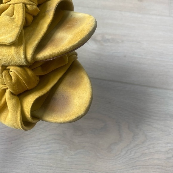 TORY BURCH Sandals Annabelle Yellow
Suede Bow Slides - Picture 5 of 6